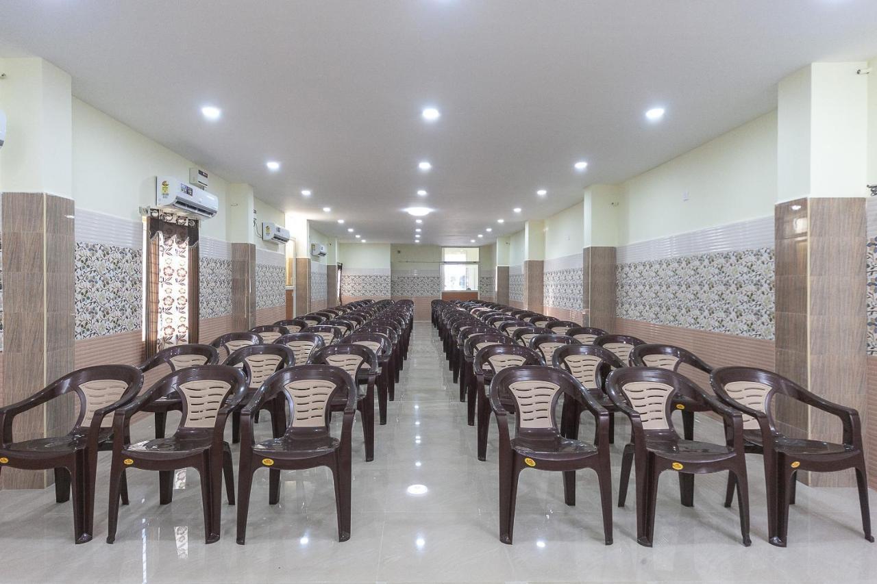 Oyo Hotel Sannidhi Residency Tirupati Zewnętrze zdjęcie