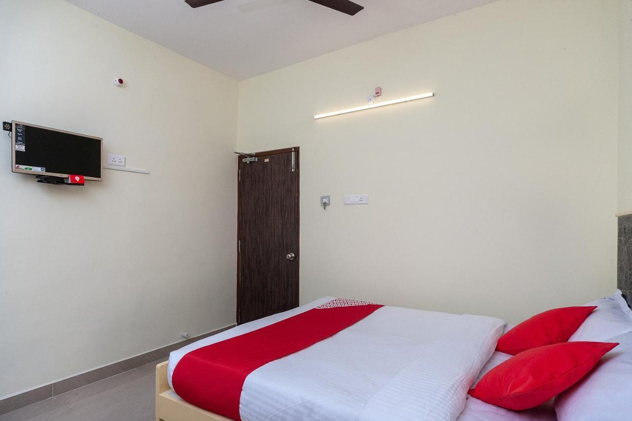 Oyo Hotel Sannidhi Residency Tirupati Zewnętrze zdjęcie