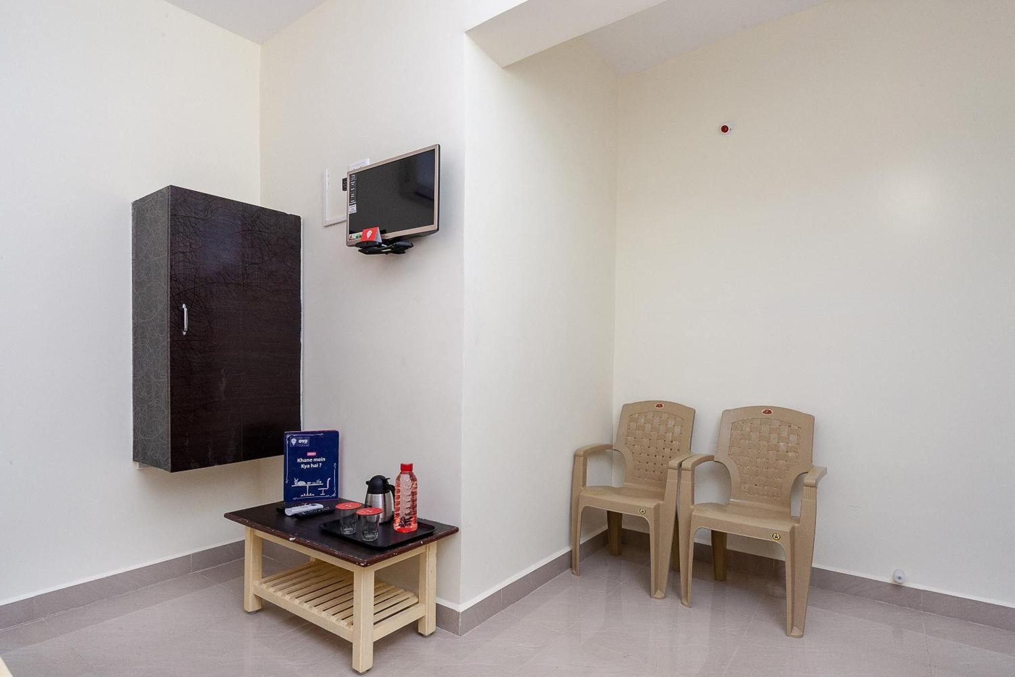 Oyo Hotel Sannidhi Residency Tirupati Zewnętrze zdjęcie