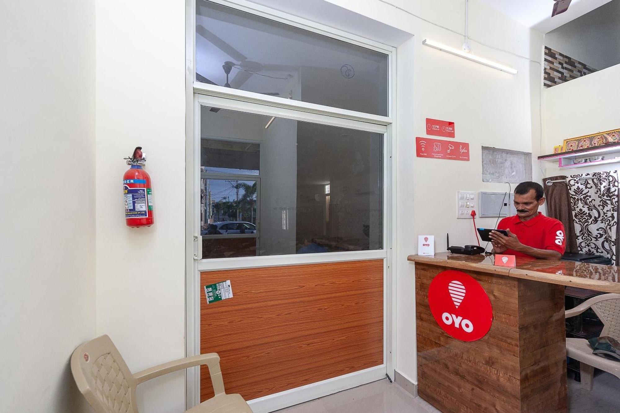 Oyo Hotel Sannidhi Residency Tirupati Zewnętrze zdjęcie